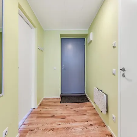 11 - Bright & Quiet 2br Apartment, Near Old Town *